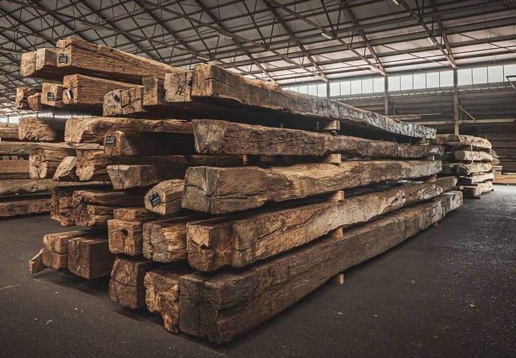 relcaimed_oak_beams_resized_fb70b8aa56.jpeg