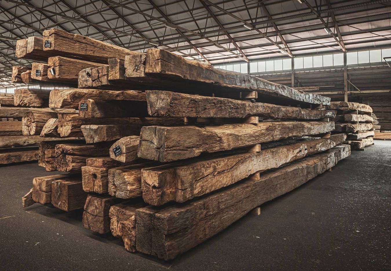relcaimed_oak_beams_resized_fb70b8aa56.jpeg